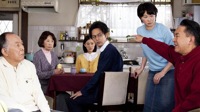 Maravillosa familia de Tokio - De la película - 橋爪功, Kazuko Yoshiyuki, Yū Aoi, Satoshi Tsumabuki, Yui Natsukawa