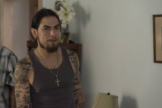 Sons of Anarchy - One One Six - Photos - Dave Navarro