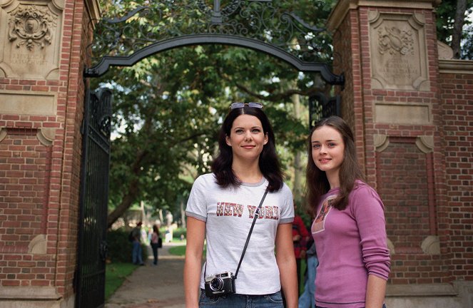 Las chicas Gilmore - Season 2 - Viaje a Harvard - De la película - Lauren Graham, Alexis Bledel