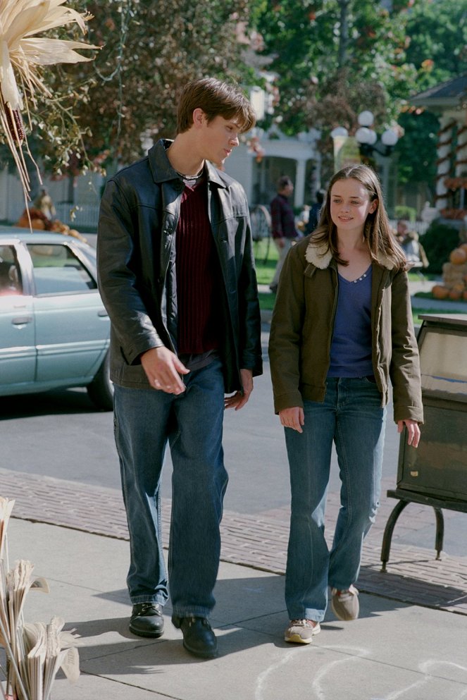 Gilmore Girls - Season 2 - The Ins and Outs of Inns - Photos - Jared Padalecki, Alexis Bledel