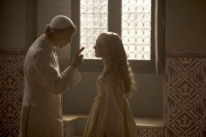 Borgiové - Lucrezia se vdává - Z filmu - Jeremy Irons, Holliday Grainger