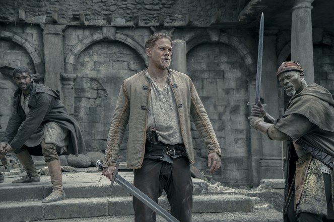 Rey Arturo: La leyenda de Excálibur - De la película - Kingsley Ben-Adir, Charlie Hunnam, Djimon Hounsou