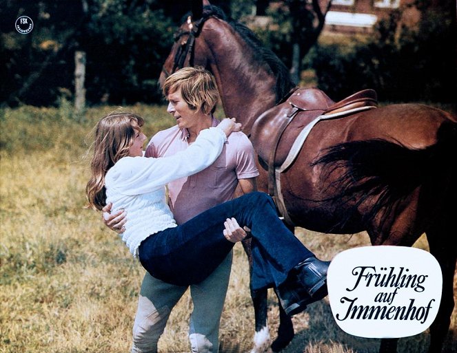 Frühling auf Immenhof - Filmfotos - Giulia Follina, Horst Janson