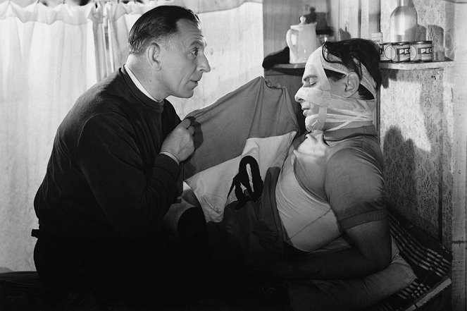 Um eine Nasenlänge - Filmfotos - Theo Lingen, Rudolf Prack