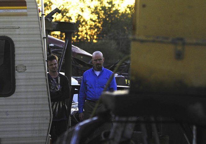 Breaking Bad - Season 3 - Sunset - Photos - Aaron Paul, Bryan Cranston