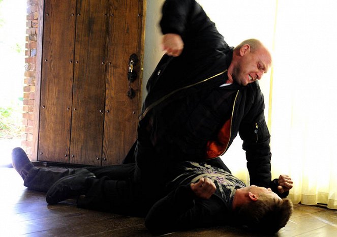 Breaking Bad - Season 3 - One Minute - Photos - Dean Norris