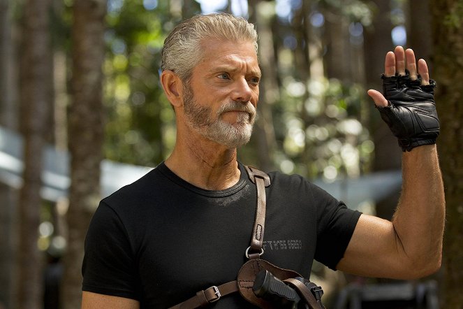 Terra Nova - Soukromá armáda - Z filmu - Stephen Lang