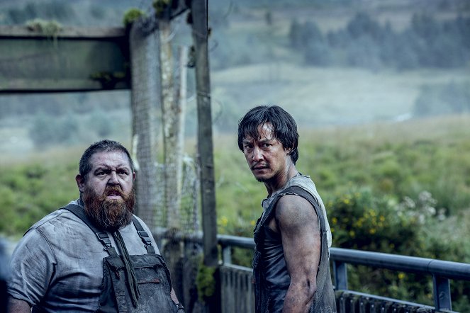 Into the Badlands - Chapter IX: Red Sun, Silver Moon - Photos - Nick Frost, Daniel Wu Yin-cho