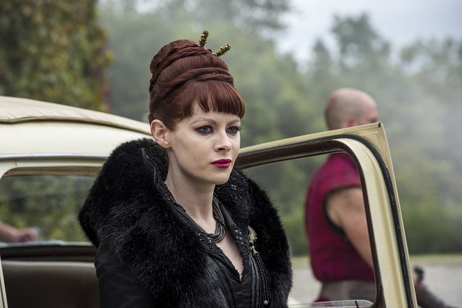 Into the Badlands - Chapter IX: Red Sun, Silver Moon - Film - Emily Beecham