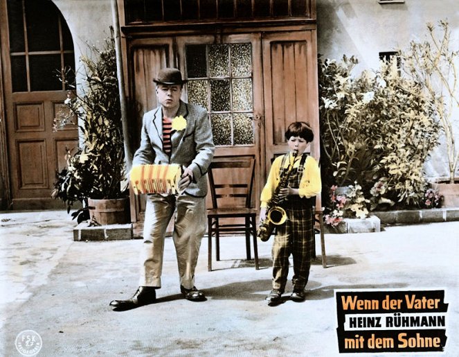 Wenn der Vater mit dem Sohne - Lobby Cards - Oliver Grimm