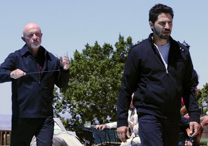 Breaking Bad - Season 4 - Salud - Photos - Jonathan Banks, Maurice Compte