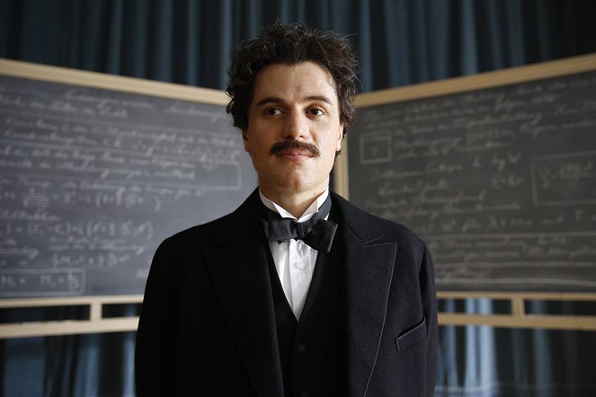 Géniusz - Einstein - Filmfotók - Johnny Flynn