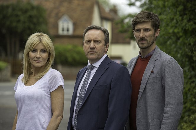 Midsomerin murhat - Season 18 - Cooper Hillin tapaus - Promokuvat - Michelle Collins, Neil Dudgeon, Gwilym Lee