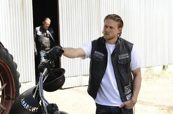 Sons of Anarchy - Wolfsangel - Photos - Charlie Hunnam