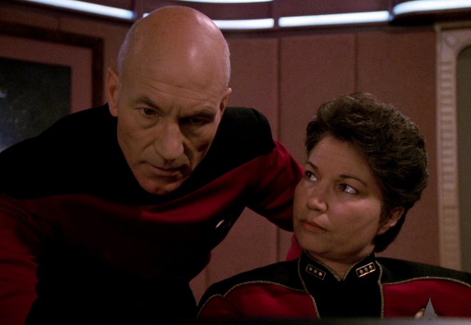 Star Trek: The Next Generation - Season 5 - Unification I - Photos - Patrick Stewart