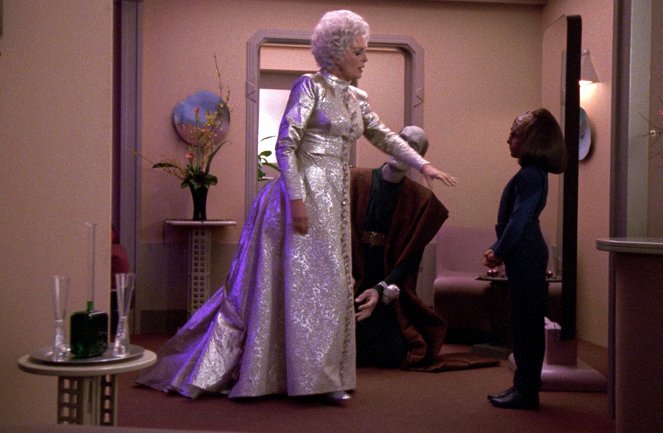 Star Trek - Das nächste Jahrhundert - Hochzeit mit Hindernissen - Filmfotos - Majel Barrett, Brian Bonsall