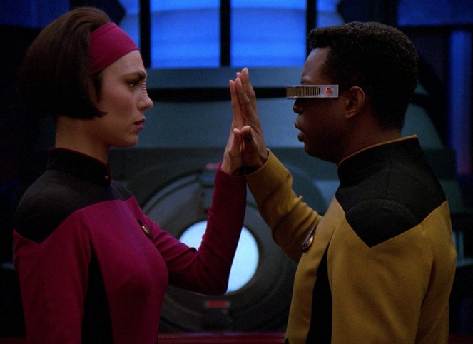 Star Trek: The Next Generation - Season 5 - The Next Phase - Photos - Michelle Forbes, LeVar Burton