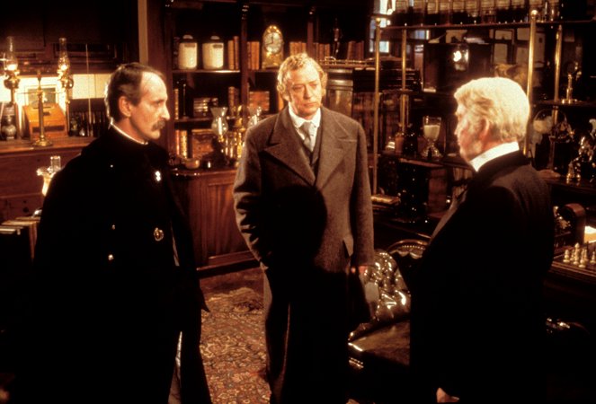 Jack the Ripper - Filmfotos - Hugh Fraser, Michael Caine