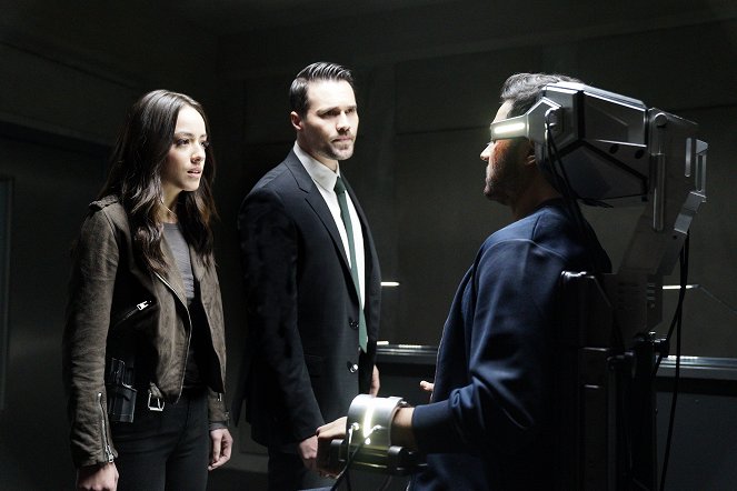 Os Agentes S.H.I.E.L.D. - What If... - Do filme - Chloe Bennet, Brett Dalton