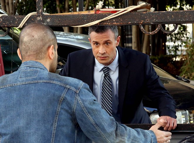 Bones - The Source in the Sludge - Photos - Freddie Prinze Jr.