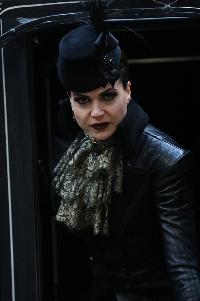Once Upon a Time - Page 23 - Photos - Lana Parrilla