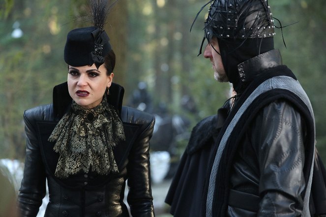 Once Upon a Time - Page 23 - Photos - Lana Parrilla