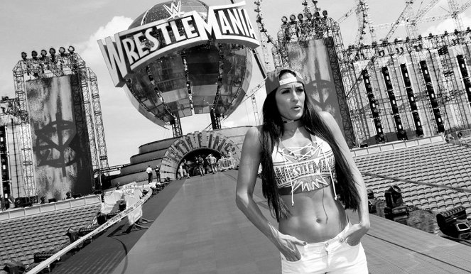 WrestleMania 33 - Forgatási fotók - Nicole Garcia