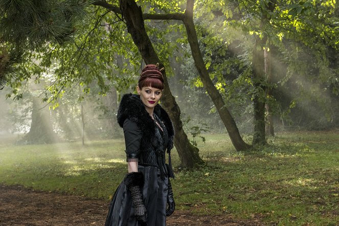 Into the Badlands - Chapter X: Palm of the Iron Fox - Film - Emily Beecham
