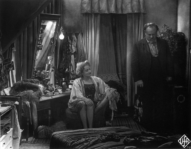 Der blaue Engel - Filmfotos - Marlene Dietrich, Emil Jannings