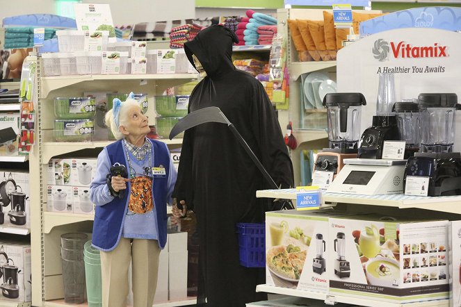 Supermarket - Halloweenowa kradzież - Z filmu - Linda Porter
