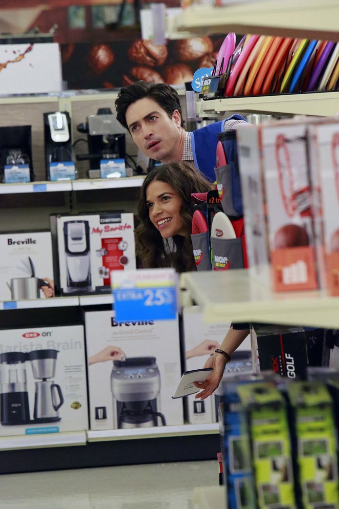 Superstore - Wahltag - Filmfotos - Ben Feldman, America Ferrera