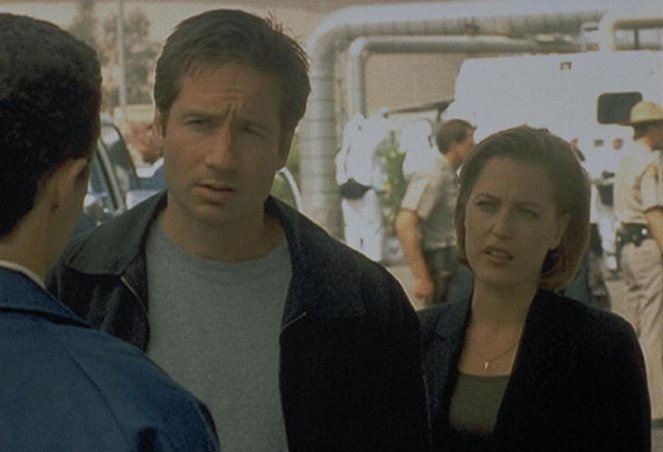 The X-Files - Season 6 - The Beginning - Van film - Gillian Anderson, David Duchovny