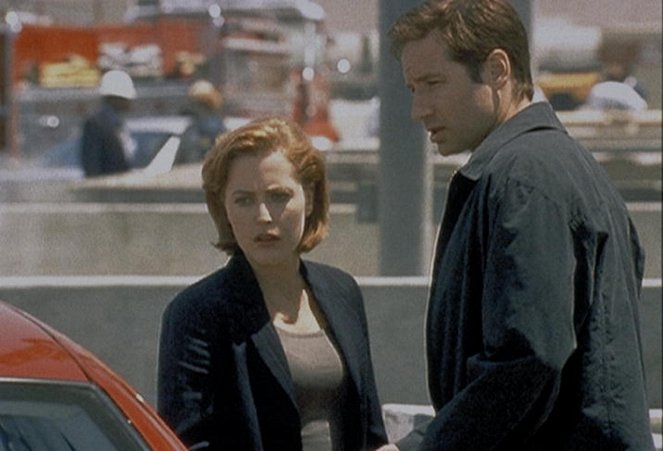 The X-Files - Salaiset kansiot - Season 6 - The Beginning - Kuvat elokuvasta - Gillian Anderson, David Duchovny