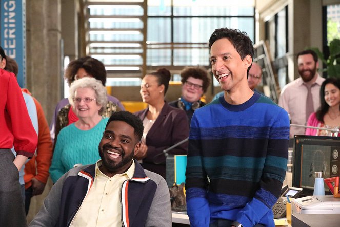 Powerless - Van v Emily: Dawn of Justice - Do filme - Ron Funches, Danny Pudi