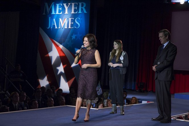 Veep - Season 4 - Election Night - Photos - Julia Louis-Dreyfus, Sarah Sutherland, Hugh Laurie
