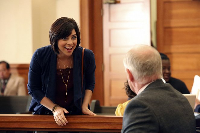 Trial & Error - A Wrench in the Case - Photos - Krysta Rodriguez