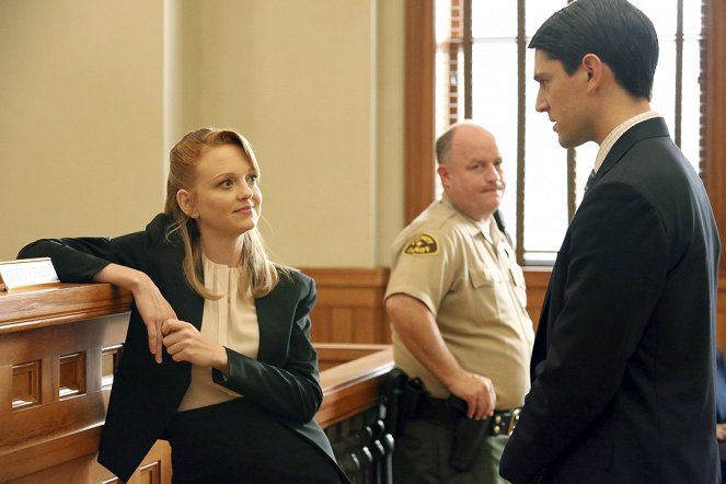 Trial & Error - Season 1 - A Wrench in the Case - Van film - Jayma Mays, Nicholas D'Agosto