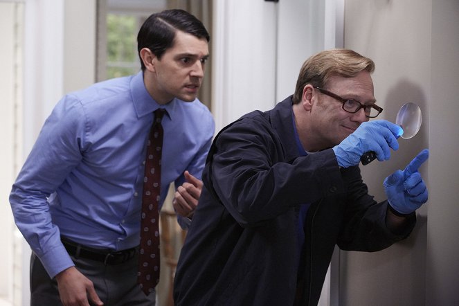 Trial & Error - A Wrench in the Case - Z filmu - Nicholas D'Agosto, Andy Daly