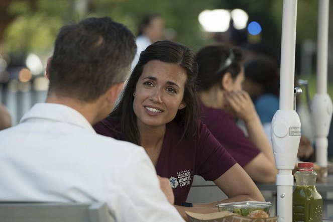 Chicago Med - Season 2 - La Médecine de l'âme - Photos - Torrey DeVitto