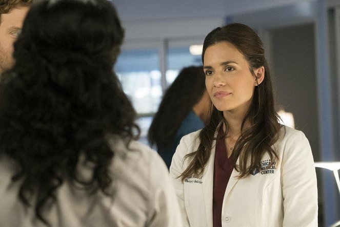 Chicago Med - Brother's Keeper - Photos - Torrey DeVitto