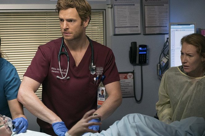 Chicago Med - Brother's Keeper - Photos - Nick Gehlfuss