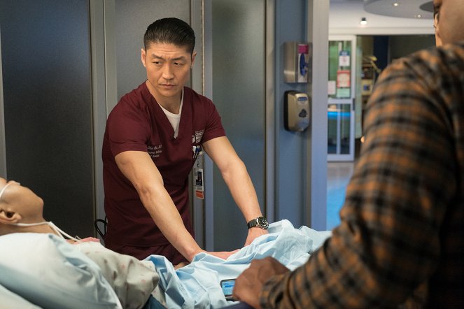Chicago Med - Monday Mourning - Photos - Brian Tee