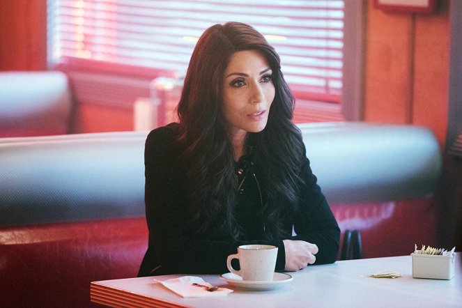 Riverdale - Chapter Eight: The Outsiders - Photos - Marisol Nichols