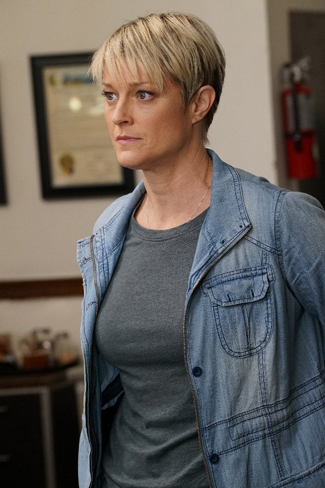 The Fosters - Who Knows - Photos - Teri Polo