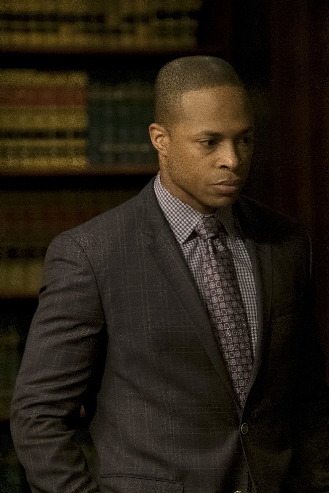 Scandal - Dead in the Water - Photos - Cornelius Smith Jr.