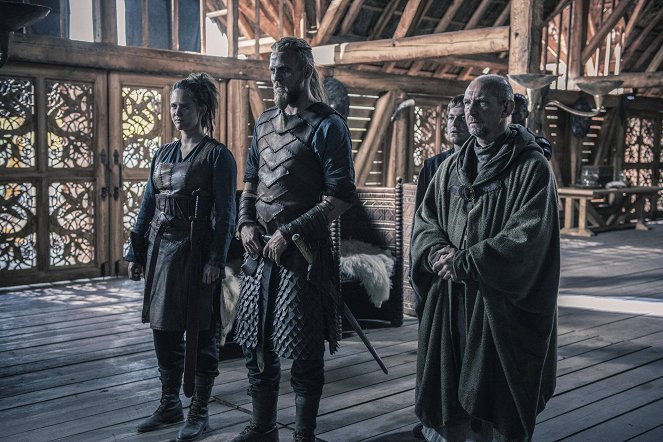 The Last Kingdom - Episode 4 - Filmfotos - Emily Cox, Tobias Santelmann, Ian Hart