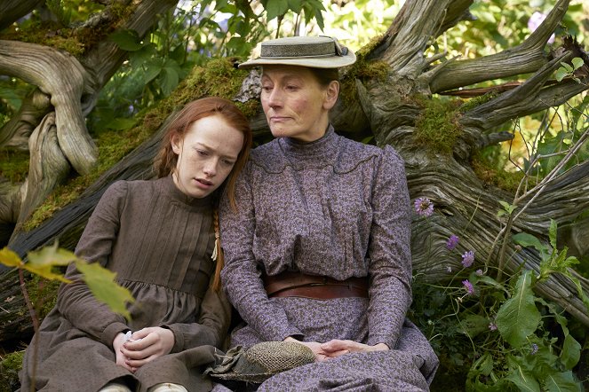 Anne with an E - No soy ningún pájaro, ni estoy atrapada en ninguna red - De la película - Amybeth McNulty, Geraldine James