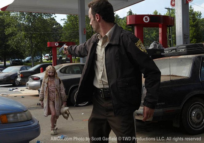 The Walking Dead - Days Gone Bye - Van film - Andrew Lincoln