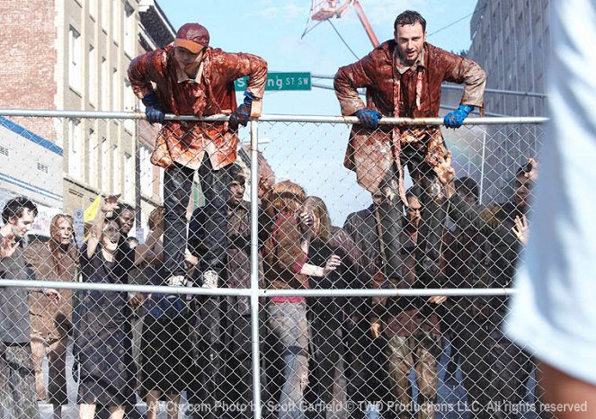 The Walking Dead - Entranhas - De filmagens - Steven Yeun, Andrew Lincoln