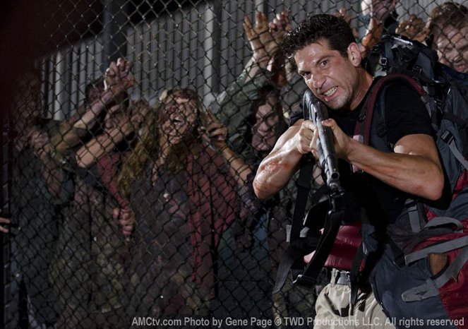 The Walking Dead - Die letzte Kugel - Filmfotos - Jon Bernthal